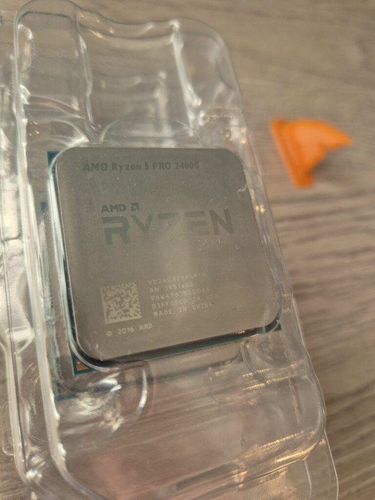 AMD Ryzen 5 2400G Tray