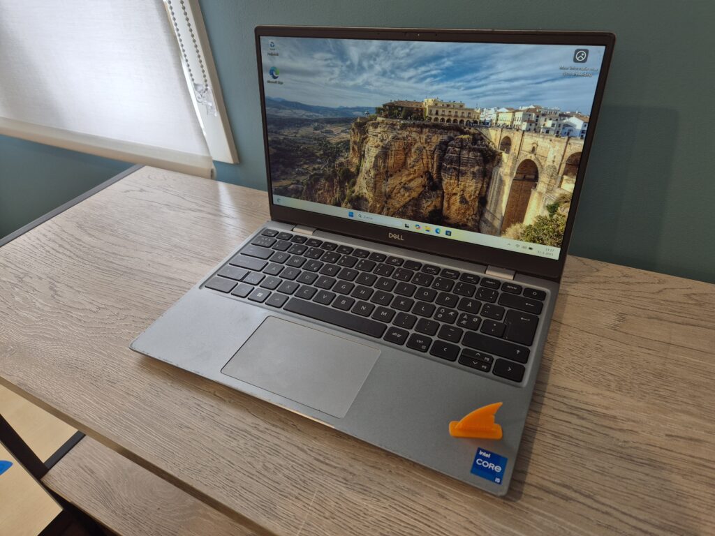 Dell Latitude 3320