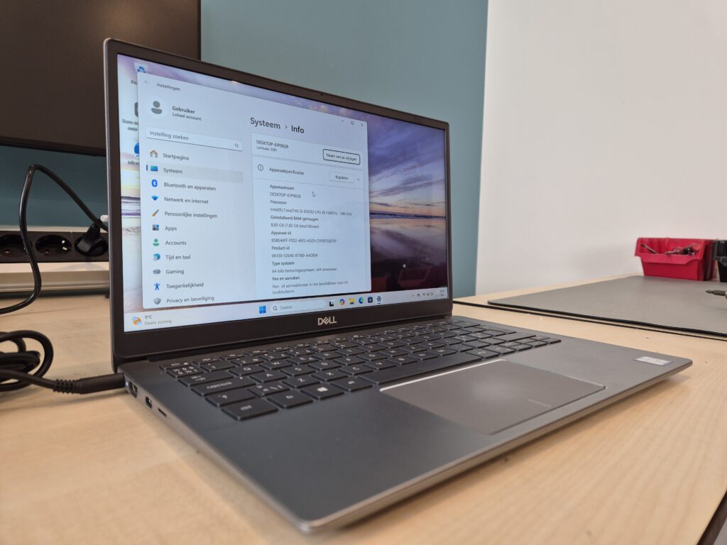 Dell Latitude 3301