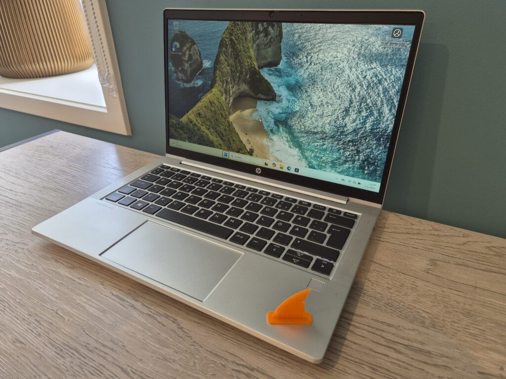 HP 635 G8 AERO