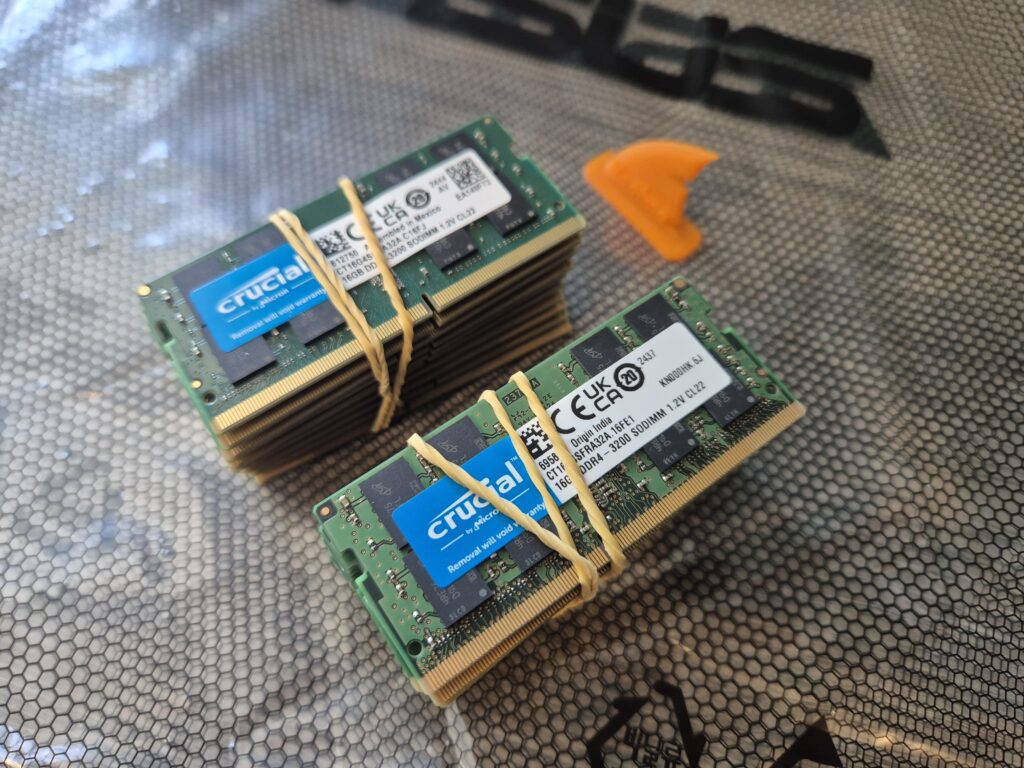 20x Crucial 16GB DDR4 SODIMM | 3200Mhz